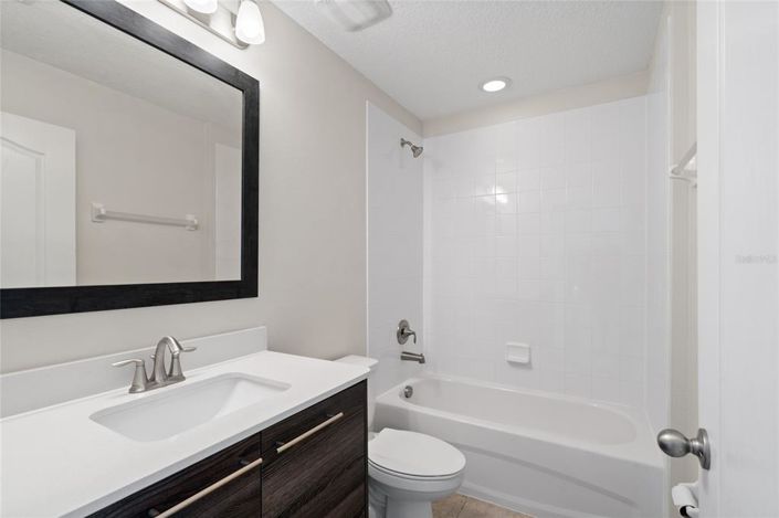 Image No.24-4 Bed Property for sale