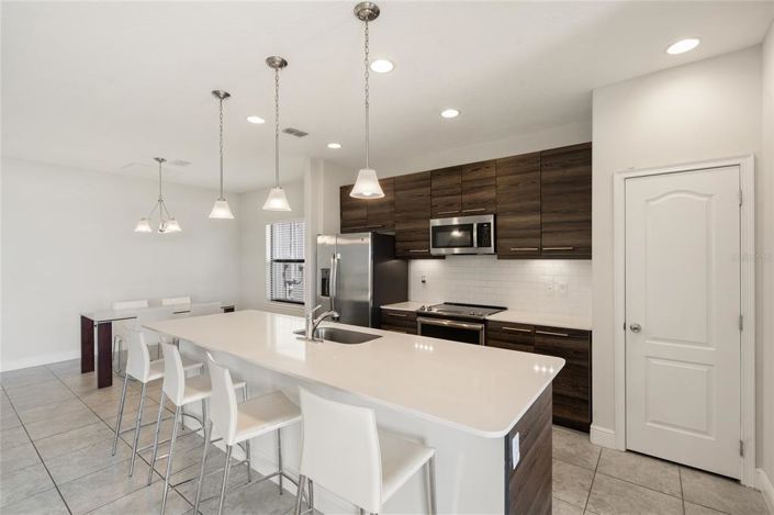 Image No.9-4 Bed Property for sale