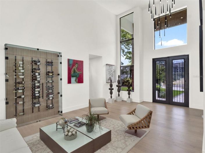 Image No.3-5 Bed Property for sale