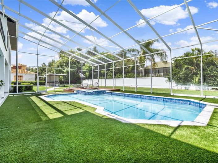 Image No.43-5 Bed Property for sale