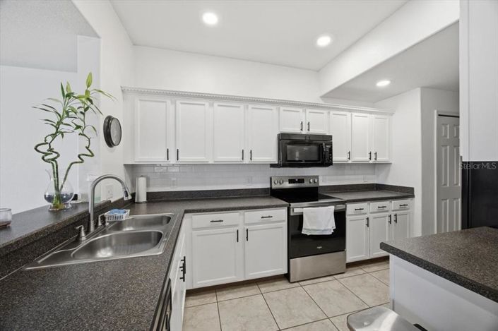 Image No.16-4 Bed Property for sale