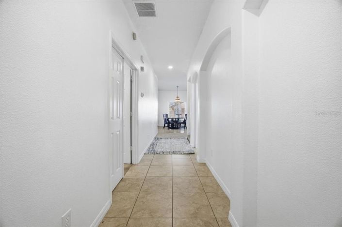 Image No.4-4 Bed Property for sale