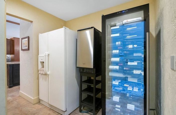 Image No.27-4 Bed Property for sale