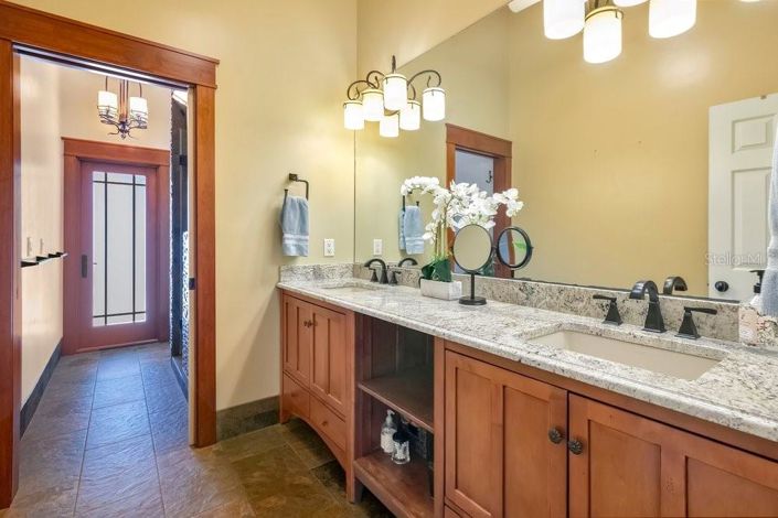 Image No.45-4 Bed Property for sale