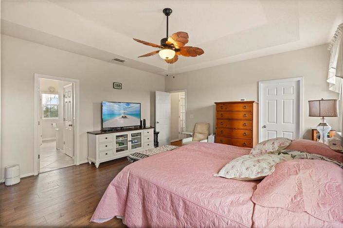 Image No.20-5 Bed Property for sale