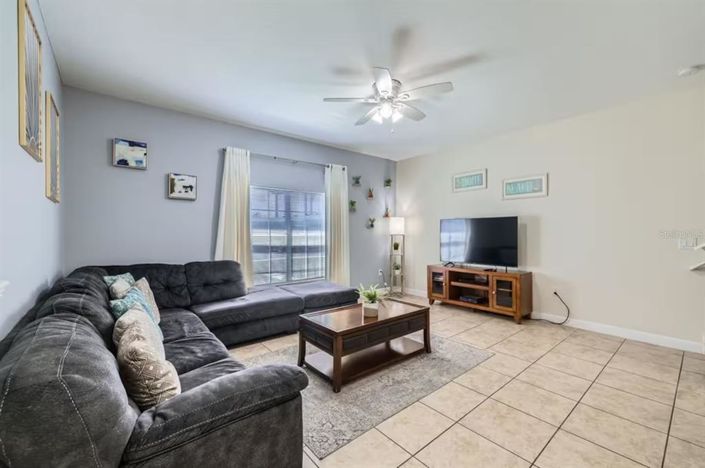 Image No.12-5 Bed Townhouse for sale