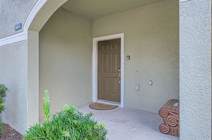 Image No.19-5 Bed Townhouse for sale