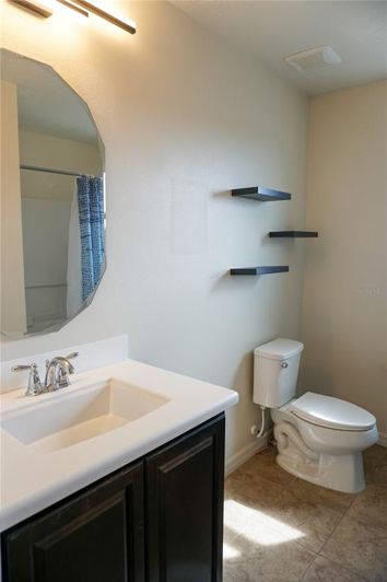 Image No.20-5 Bed Property for sale