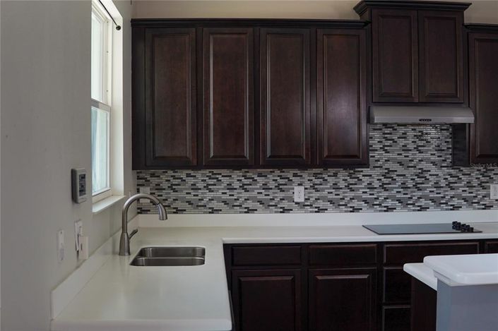 Image No.8-5 Bed Property for sale