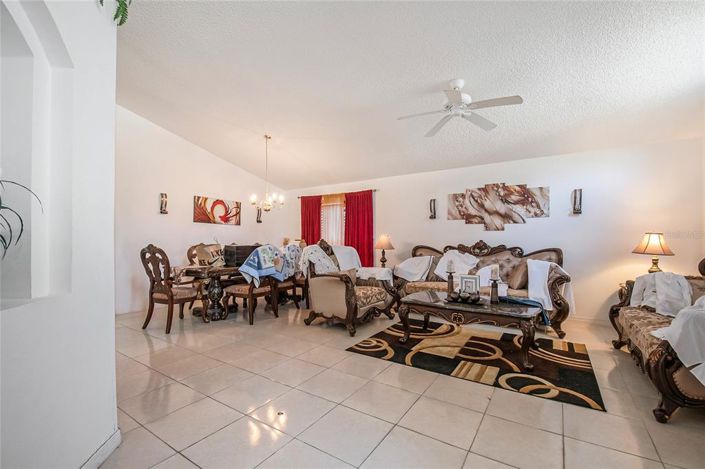 Image No.4-Propriété de 4 chambres à vendre à Kissimmee