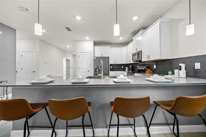 Image No.13-8 Bed Property for sale