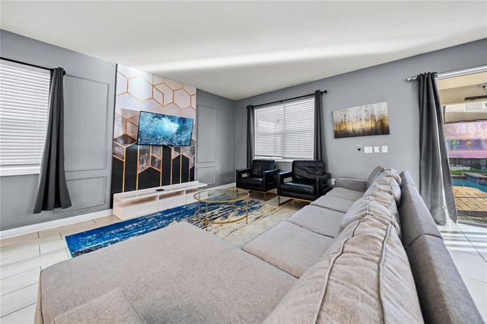 Image No.16-8 Bed Property for sale