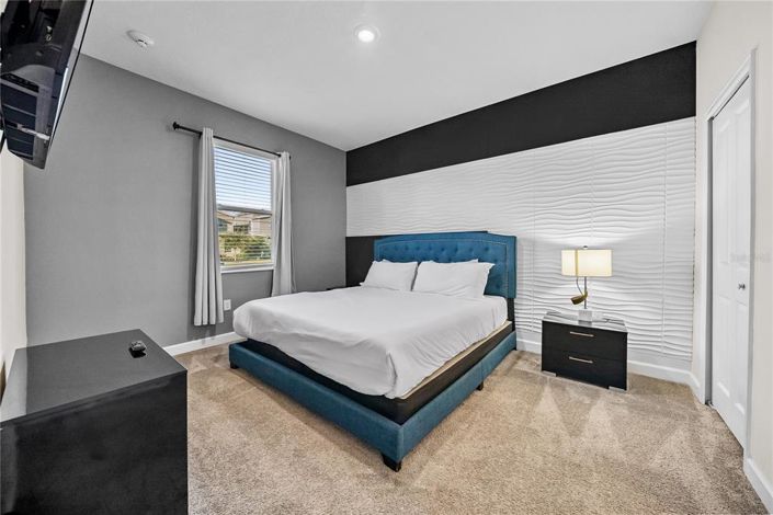 Image No.4-8 Bed Property for sale