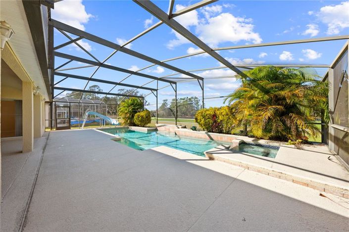 Image No.20-5 Bed Property for sale