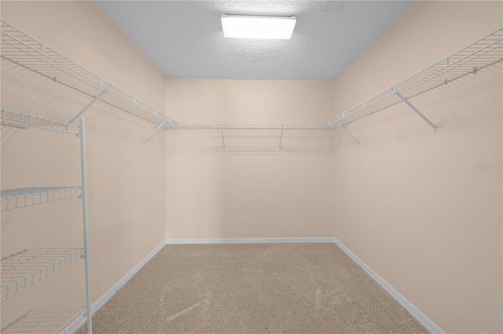 Image No.37-5 Bed Property for sale