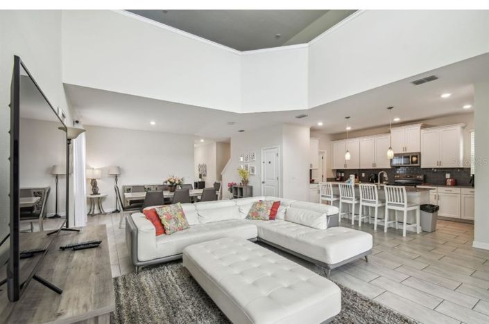 Image No.12-5 Bed Property for sale