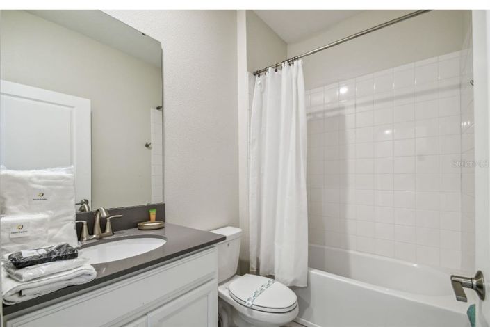 Image No.22-5 Bed Property for sale