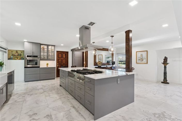 Image No.10-4 Bed Property for sale