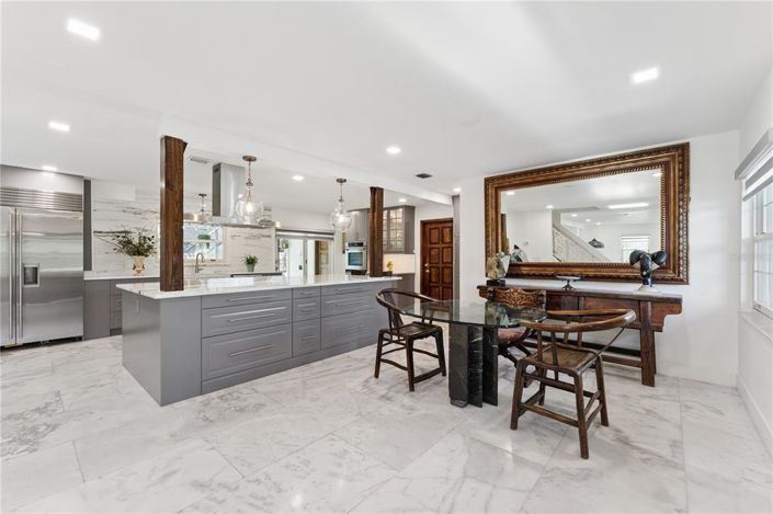 Image No.7-4 Bed Property for sale