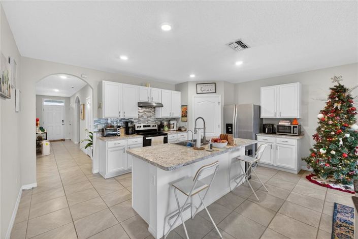 Image No.8-4 Bed Property for sale