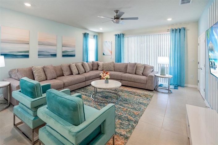 Image No.10-7 Bed Property for sale