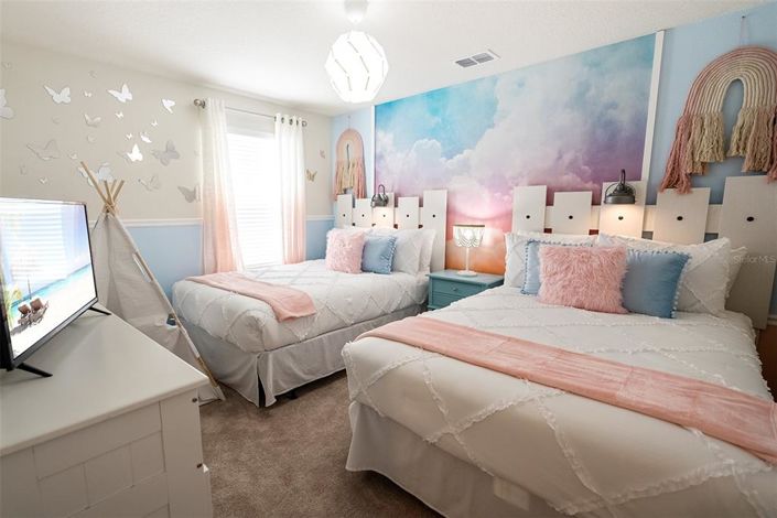 Image No.30-7 Bed Property for sale