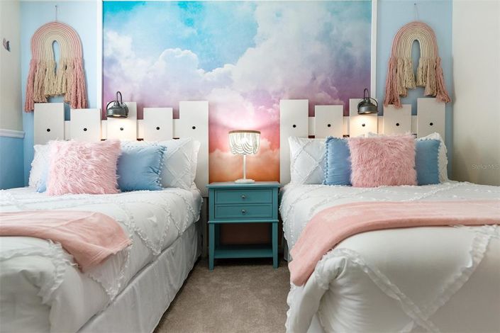 Image No.31-7 Bed Property for sale