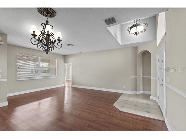 Image No.11-3 Bed Property for sale