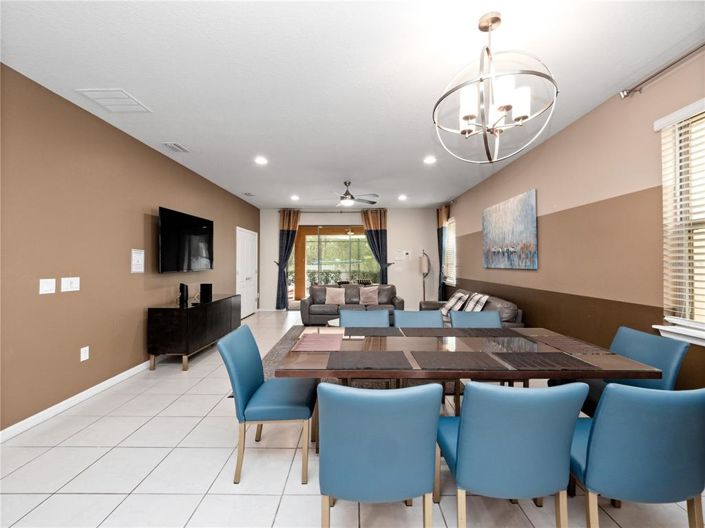 Image No.10-6 Bed Property for sale