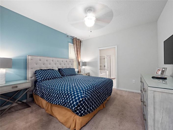 Image No.15-6 Bed Property for sale