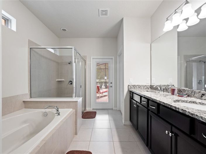 Image No.16-6 Bed Property for sale