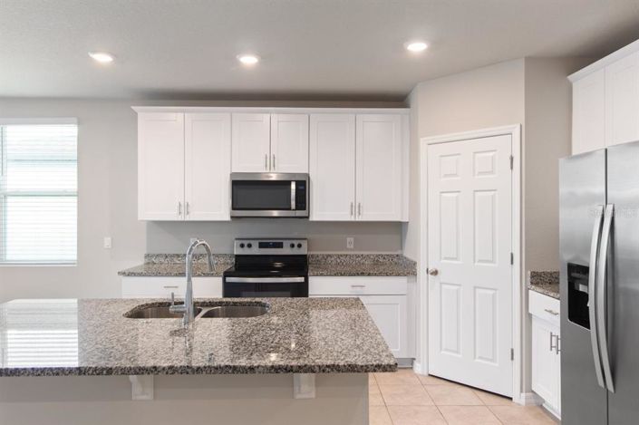 Image No.15-3 Bed Property for sale