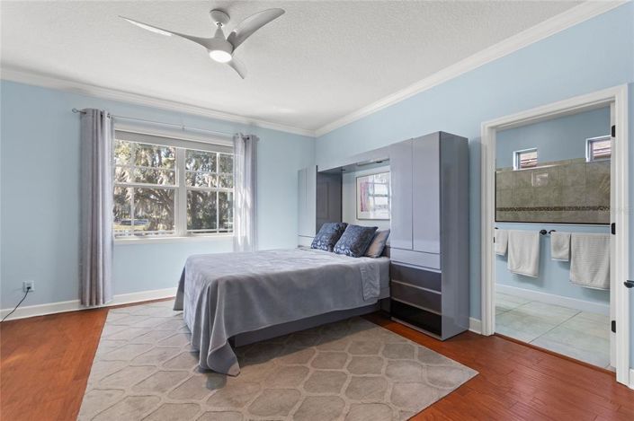 Image No.37-3 Bed Property for sale