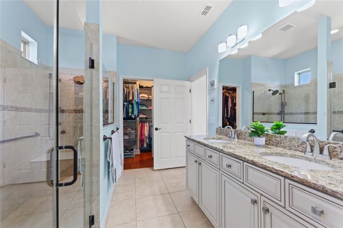 Image No.40-3 Bed Property for sale