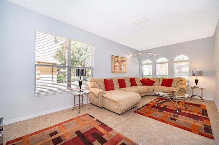 Image No.10-5 Bed Property for sale