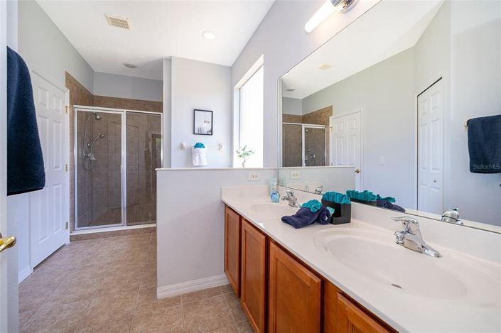 Image No.23-5 Bed Property for sale