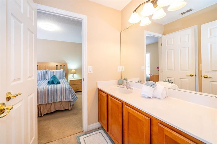 Image No.28-5 Bed Property for sale