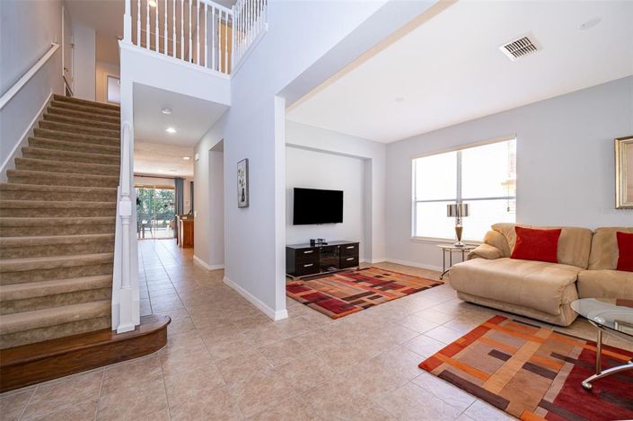 Image No.7-5 Bed Property for sale