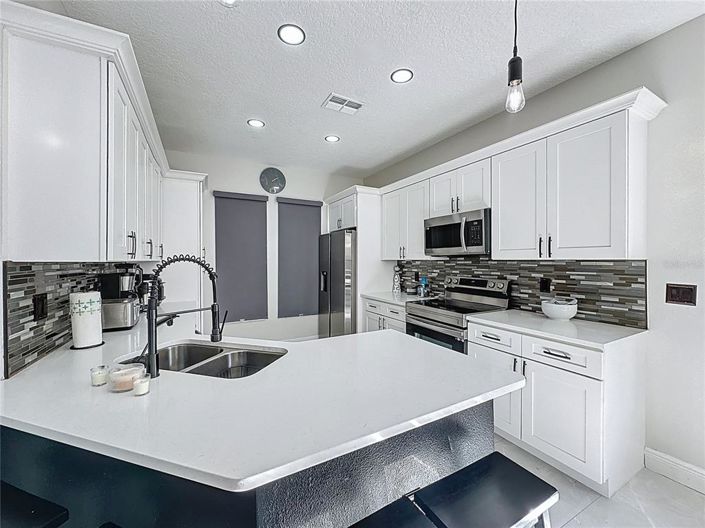 Image No.11-6 Bed Property for sale