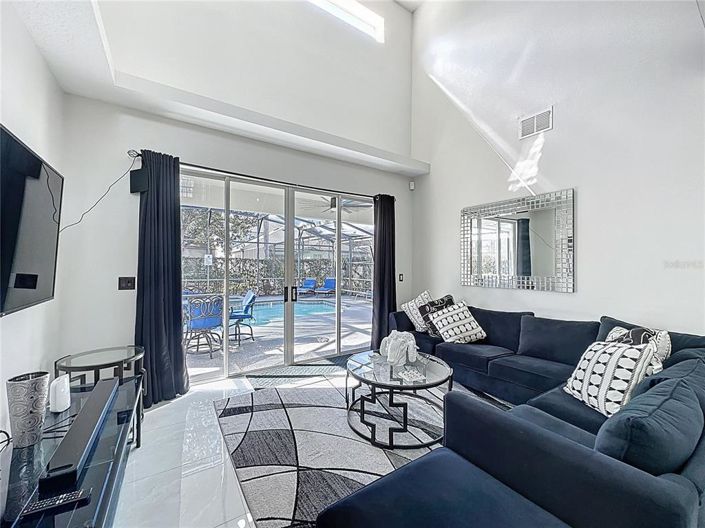 Image No.18-6 Bed Property for sale