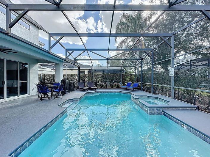 Image No.27-6 Bed Property for sale