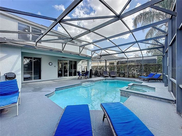 Image No.28-6 Bed Property for sale