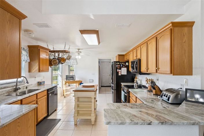 Image No.12-3 Bed Property for sale