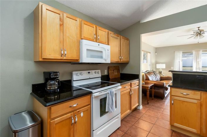 Image No.10-4 Bed Property for sale