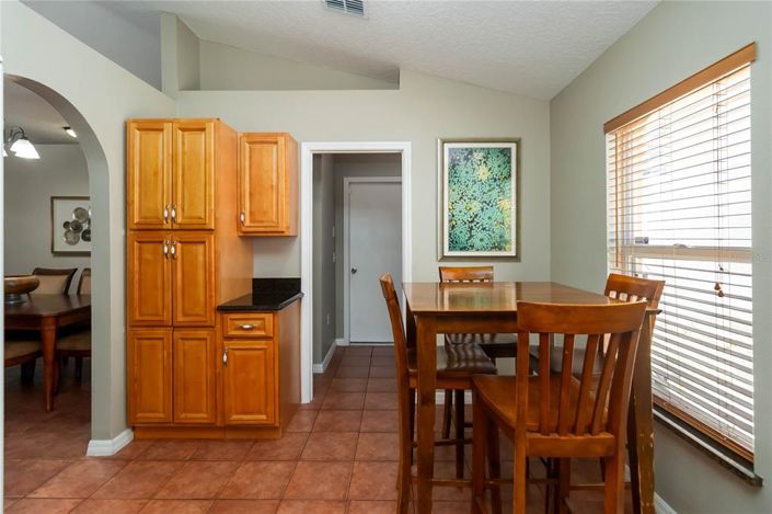 Image No.11-4 Bed Property for sale