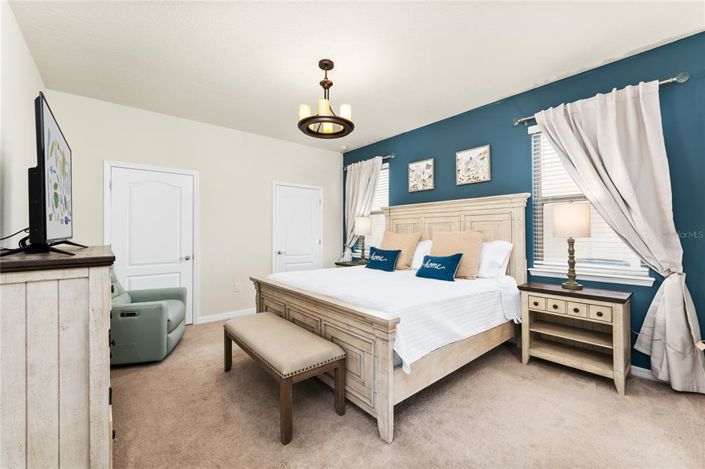 Image No.16-8 Bed Property for sale