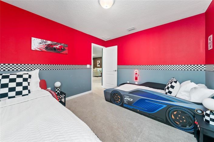 Image No.29-8 Bed Property for sale