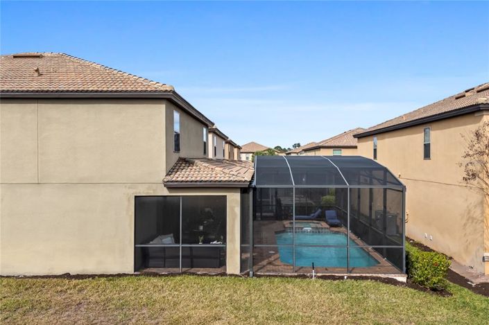 Image No.55-8 Bed Property for sale