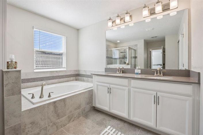 Image No.35-5 Bed Property for sale