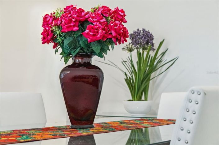 Image No.8-5 Bed Property for sale